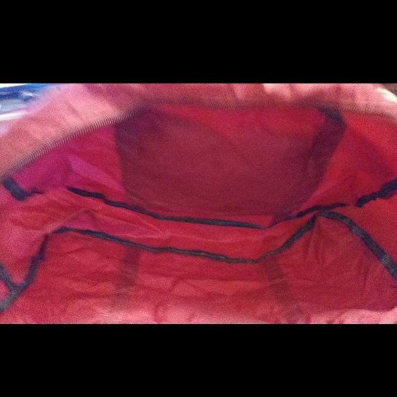 Burgundy travel weekend duffel hockey gym carryon hospital bag - Picture 4 of 5